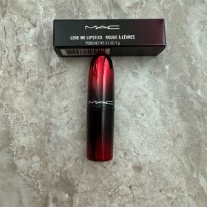MAC Love me Lipstick in Joie de Vivre